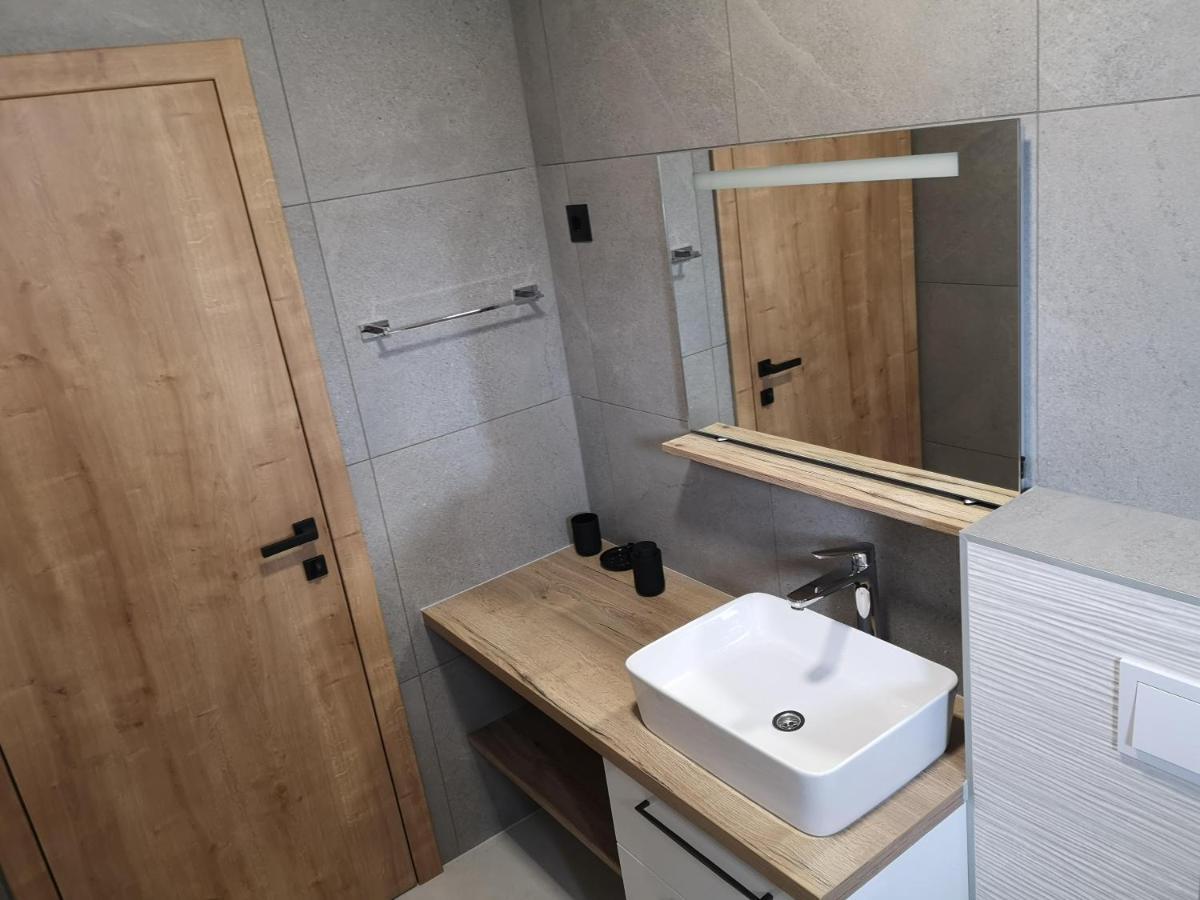 Villa Sara With Sea View And Private Heated Pool Omis Ngoại thất bức ảnh