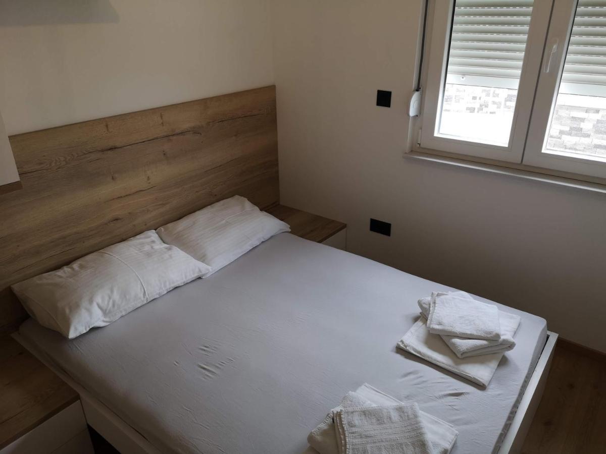 Villa Sara With Sea View And Private Heated Pool Omis Ngoại thất bức ảnh