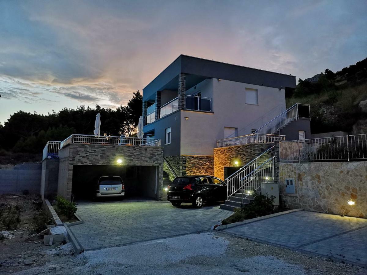 Villa Sara With Sea View And Private Heated Pool Omis Ngoại thất bức ảnh